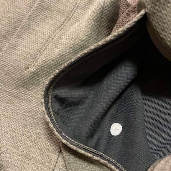 Lululemon Men’s Shorts Olive Green size XL - Picture 5 of 5